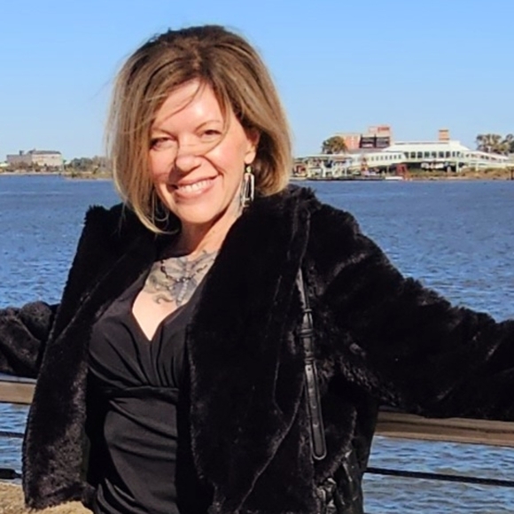 Meet your Posher, Gail - Picture 2 of 4